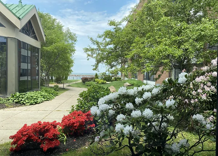 Clarion Hotel Conference Center On Lake Erie
